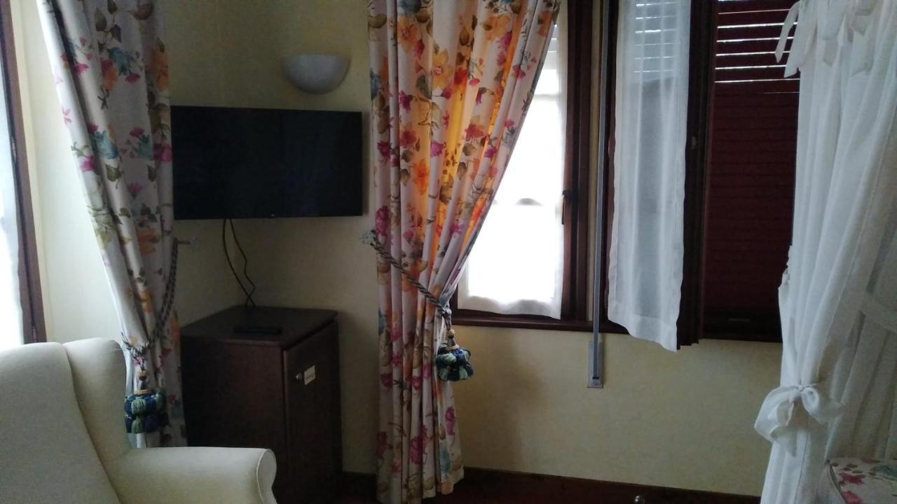 Hotel Palacete Real Villamayor  Екстериор снимка
