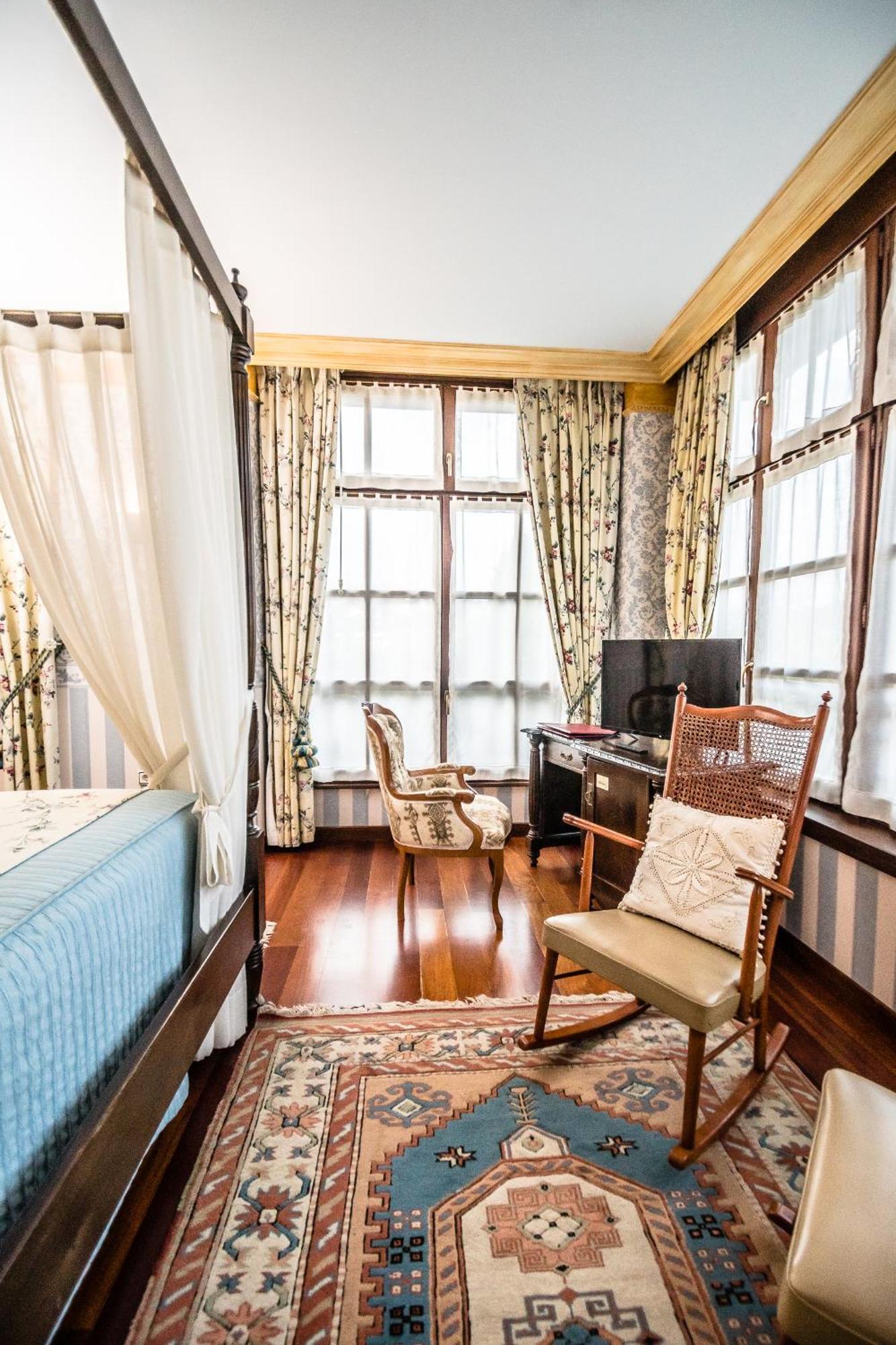 Hotel Palacete Real Villamayor  Екстериор снимка