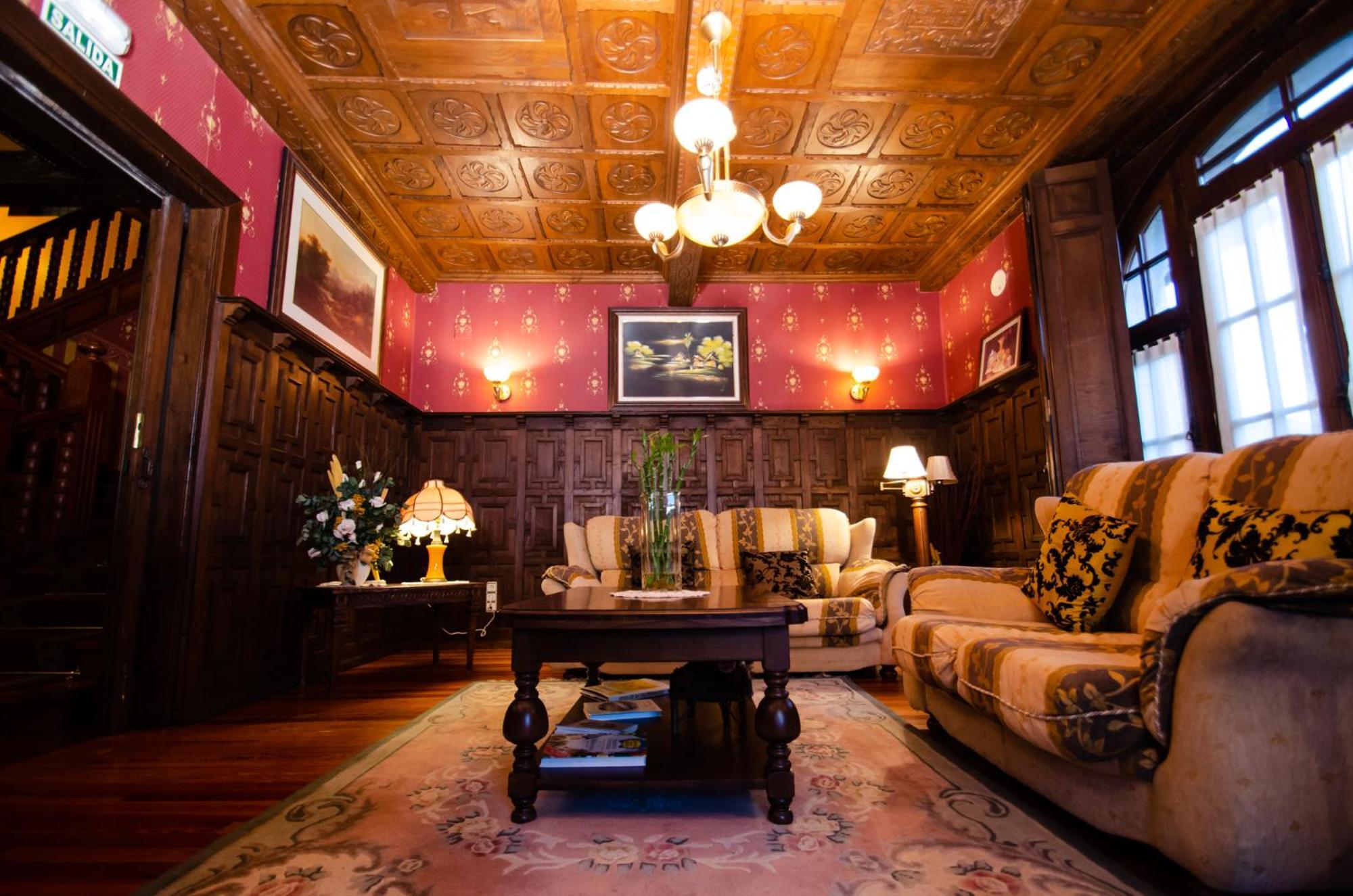 Hotel Palacete Real Villamayor  Екстериор снимка